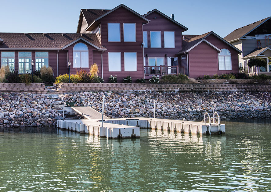 1000 Series floating dock on a small pond