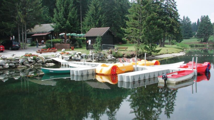 Park with small marina rental boats